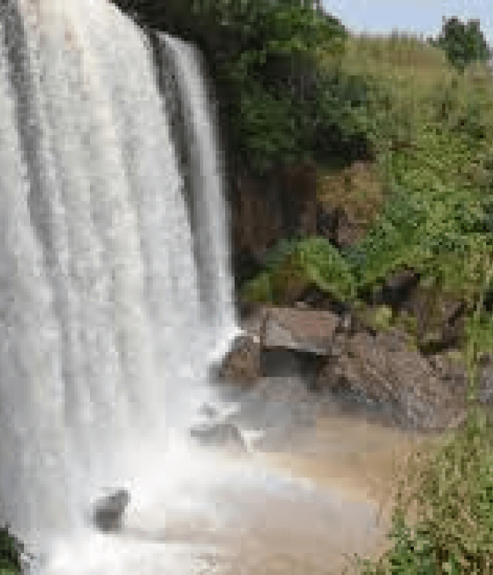 Trek vers les Chutes d'Ekom-Nkam